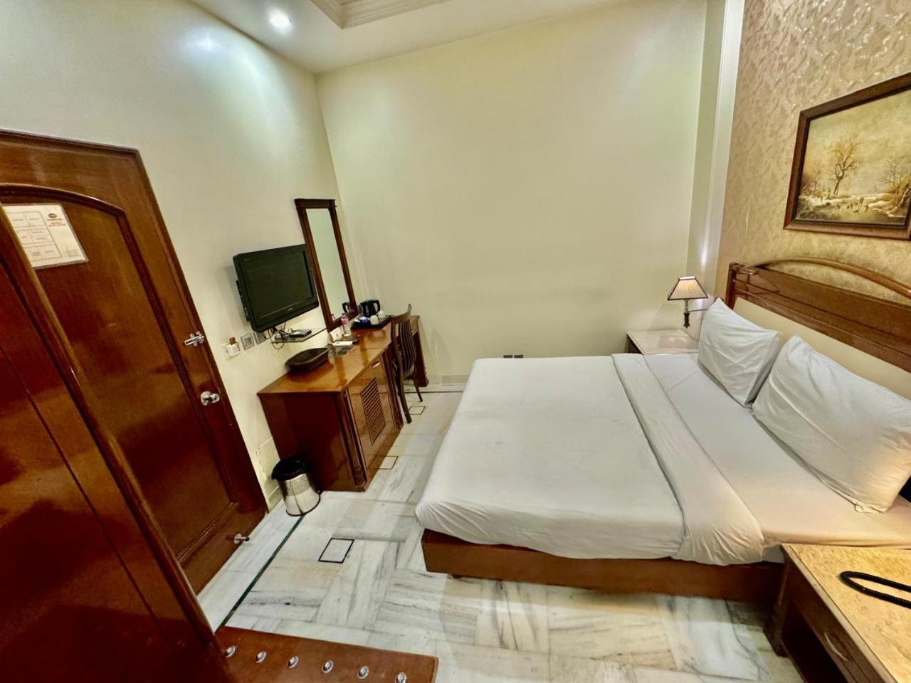 Hotel Florence Inn, Karol Bagh, New Delhi, 2 Min From Metro Kültér fotó