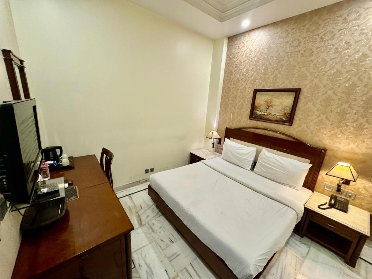 Hotel Florence Inn, Karol Bagh, New Delhi, 2 Min From Metro Kültér fotó